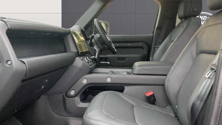 Land Rover Defender 3.0 D250 X-Dynamic HSE 110 5dr Auto Diesel Estate